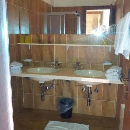 Huberhof * سخلادميخ