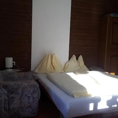 Huberhof سخلادميخ